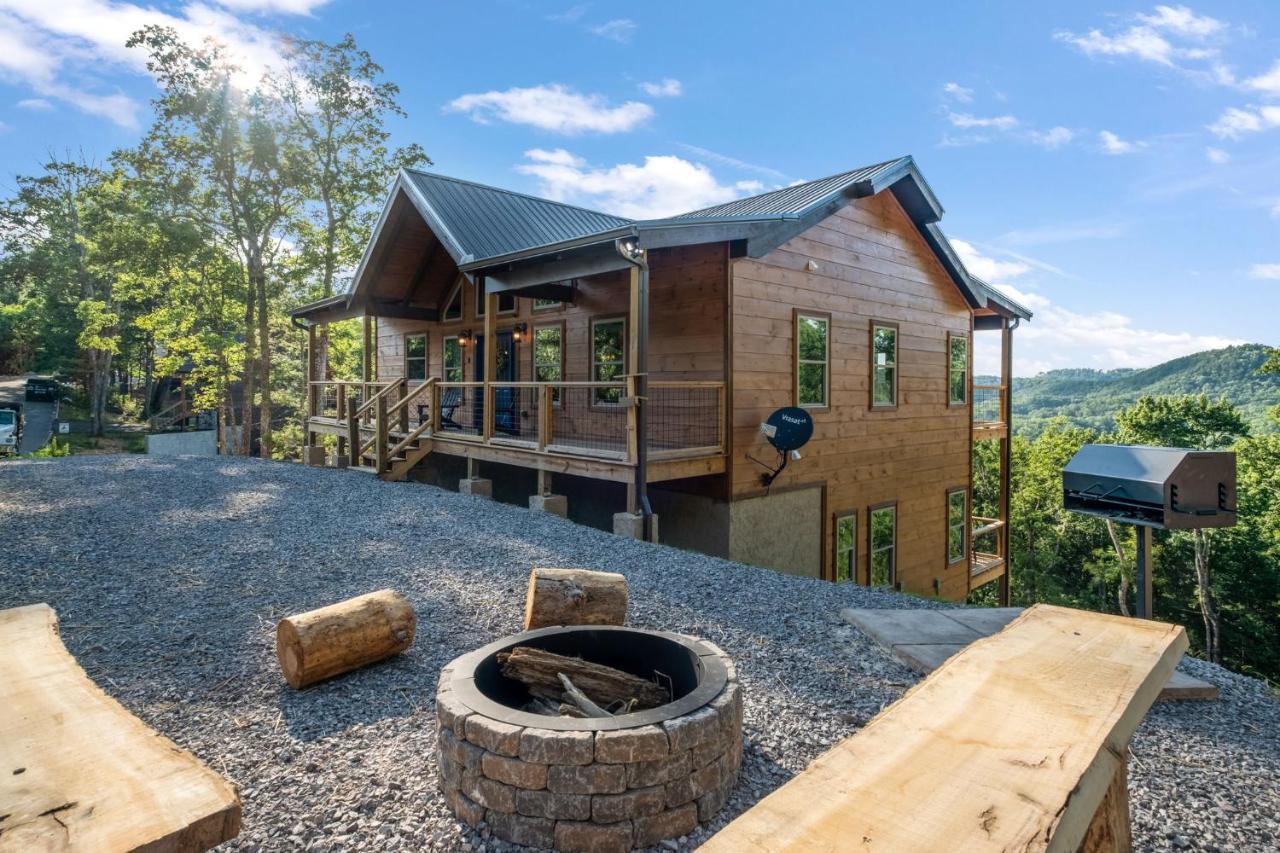 New / 3 King Suites / Sleeps12 / View / 5 Mi To Pf / Hot Tub Sevierville Eksteriør billede